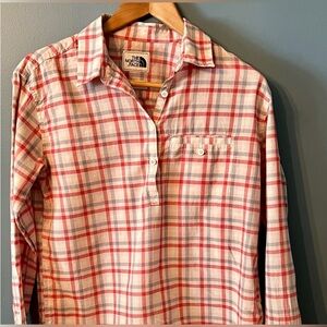 The North Face Women’s Small Button Down Long Sleeve Shirt